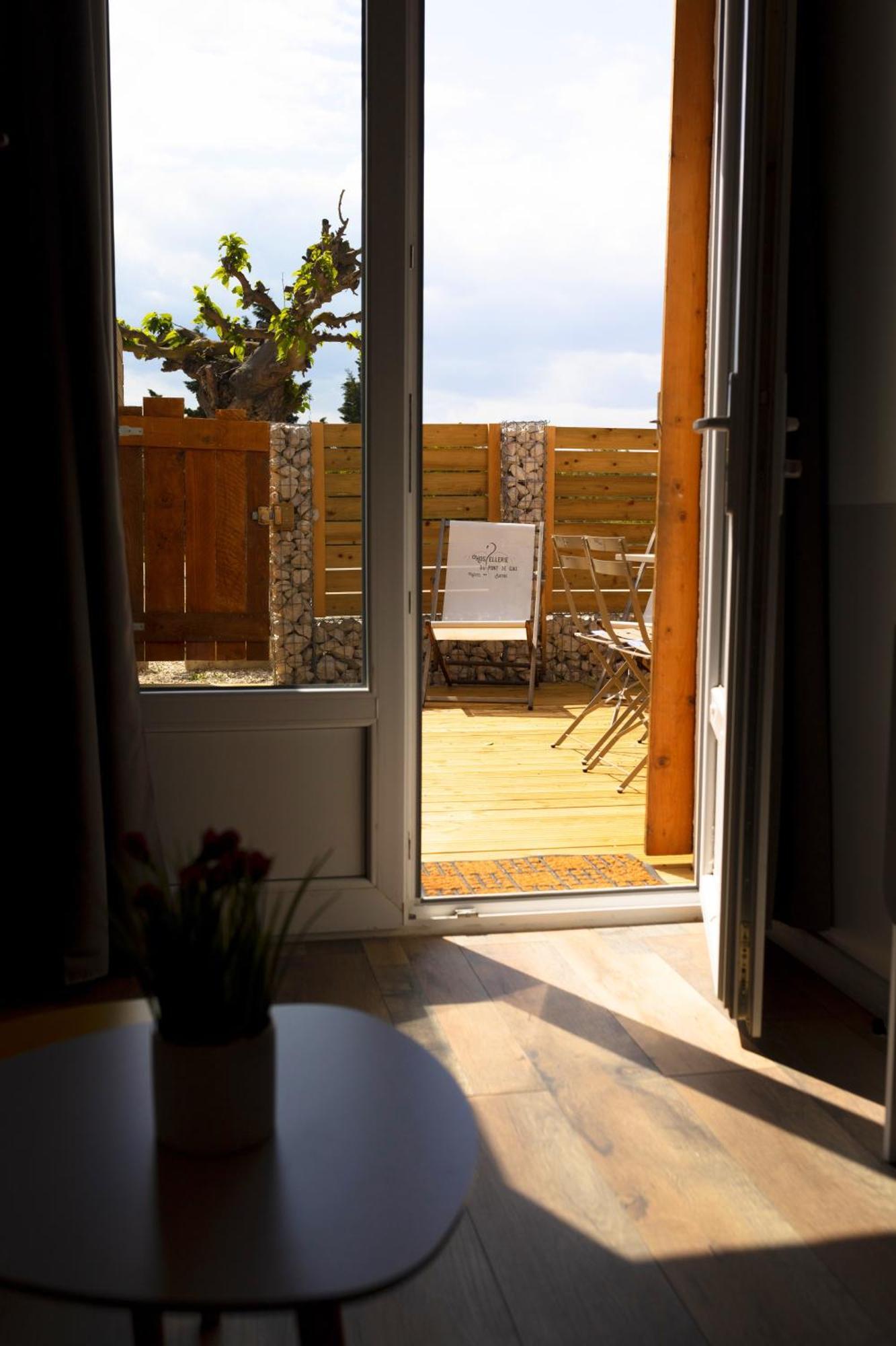 Logis Le Nid Du Pont De Gau Aparthotel Saintes-Maries-de-la-Mer Rom bilde