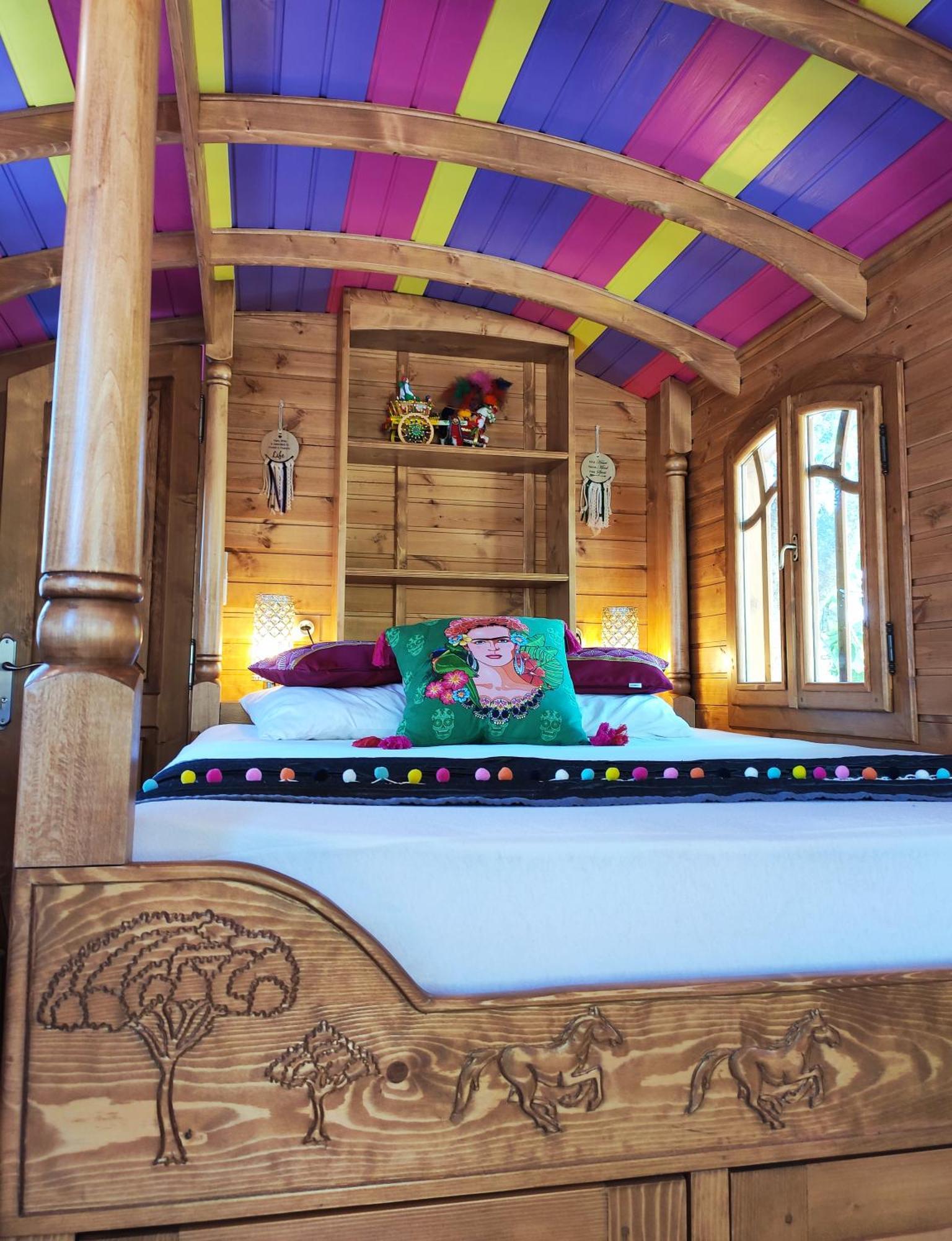 Logis Le Nid Du Pont De Gau Aparthotel Saintes-Maries-de-la-Mer Rom bilde