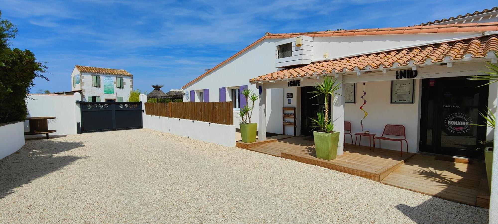 Logis Le Nid Du Pont De Gau Aparthotel Saintes-Maries-de-la-Mer Eksteriør bilde