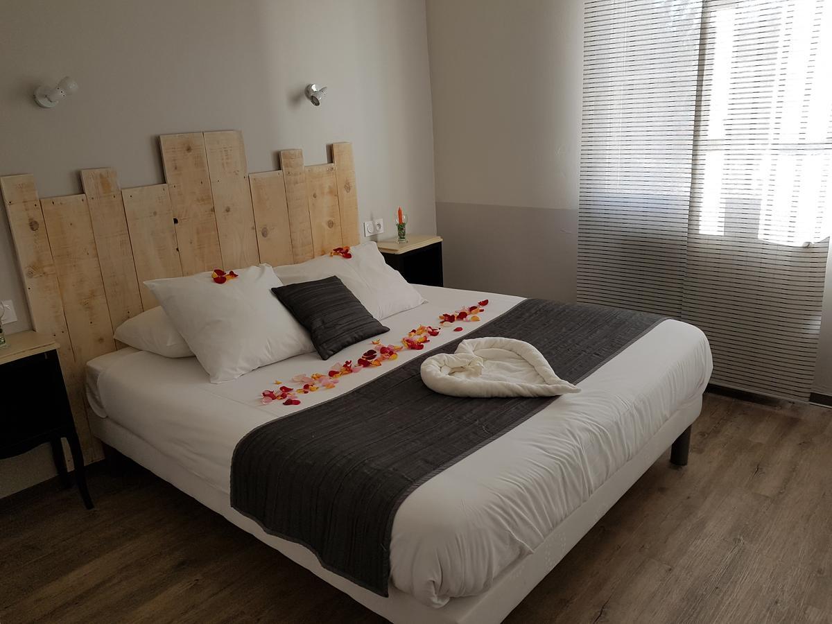 Logis Le Nid Du Pont De Gau Aparthotel Saintes-Maries-de-la-Mer Eksteriør bilde