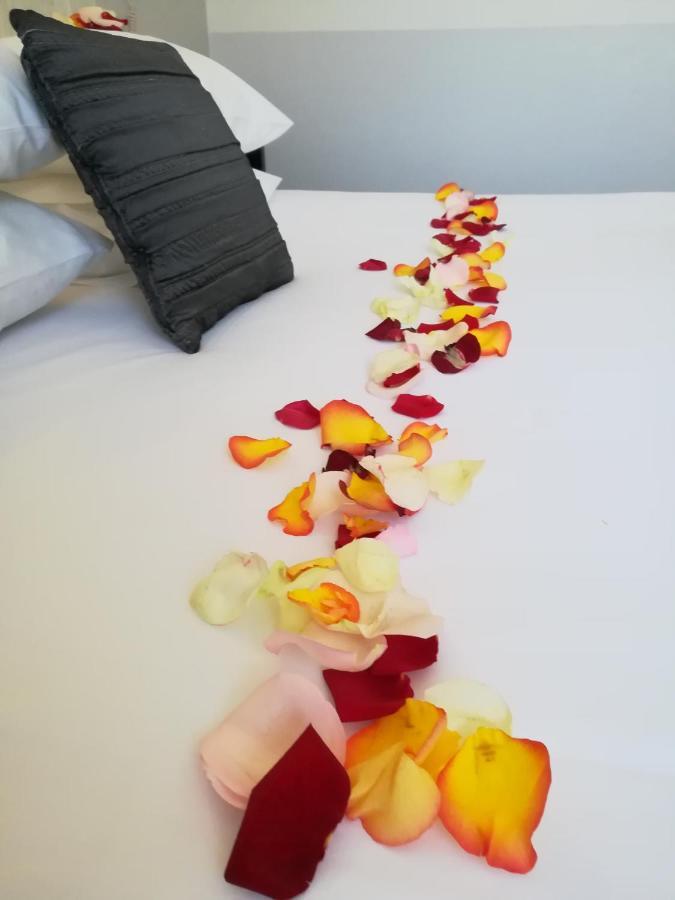 Logis Le Nid Du Pont De Gau Aparthotel Saintes-Maries-de-la-Mer Eksteriør bilde